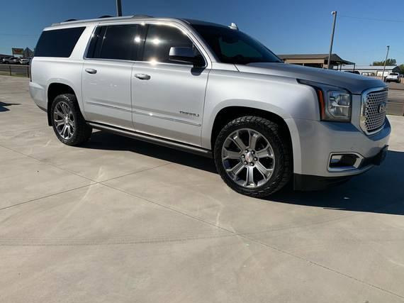 GMC YUKON XL 2017 1GKS2HKJ9HR294081 image